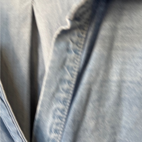 Bella Dahl sleeveless collared button down chambray shirt size medium - Picture 5 of 9